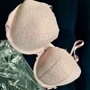 NWT Victoria’s Secret 36DD bra